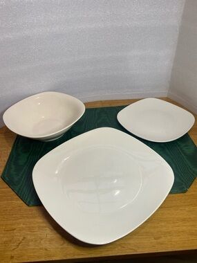 Royal Norfolk (3 Pcs Set) White Square Dinner & Desert Plates, Pasta Salad Bowl